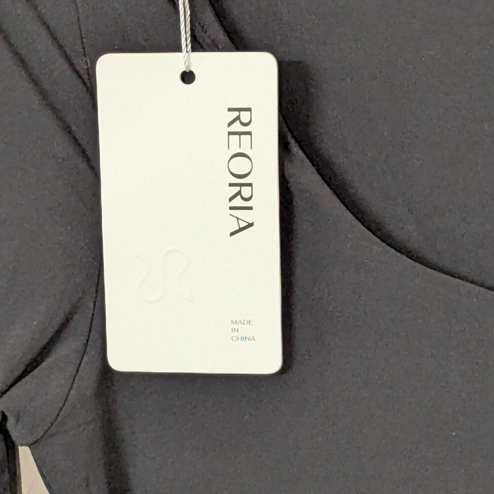 Reoria black long sleeve crop top, size small, NWT! - Picture 2 of 4